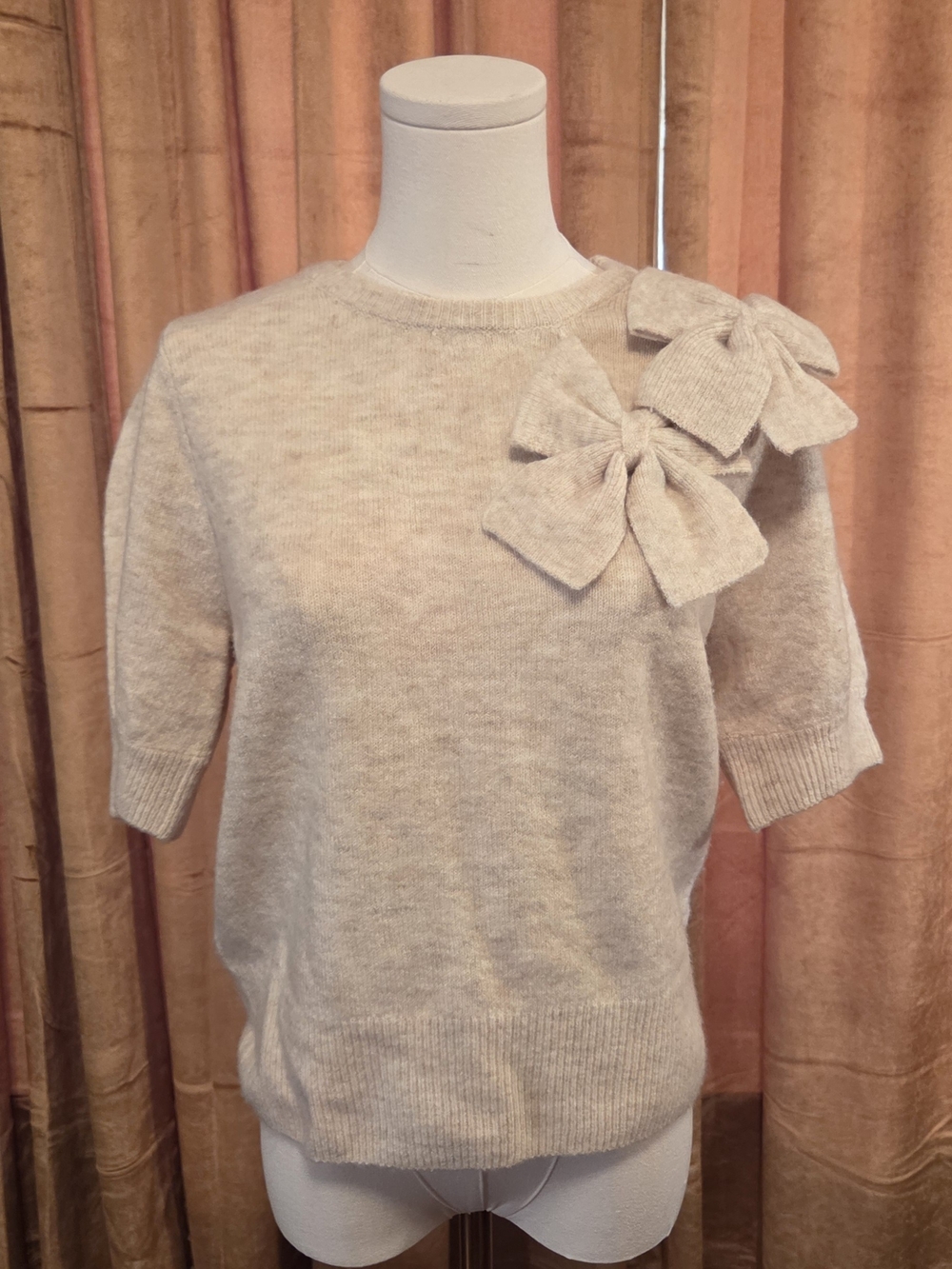 CeCe Bow-Accent Short Sleeve Sweater - Cream. Size Small